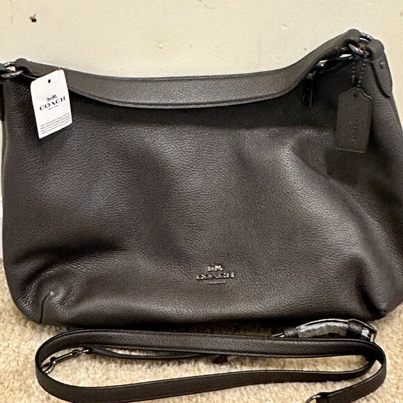 Versatile Luxury: Brand New Coach Leather Shoulder Bag with Tags Attached . - Picture 1 of 6